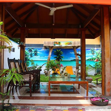 Natural Surf House Hostel Himmafushi Exterior photo